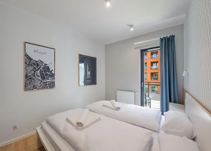 Aura Iii, Sun & Snow *