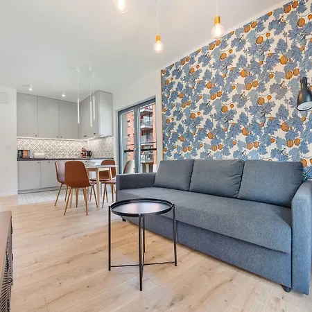 Aura Iii, Sun & Snow