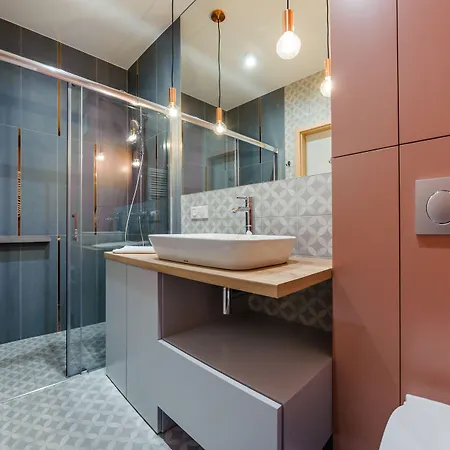 Aura Iii, Sun & Snow Danzig